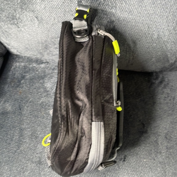 Arctic zone pro lunch box (does not have beverage bottle) - Picture 8 of 10